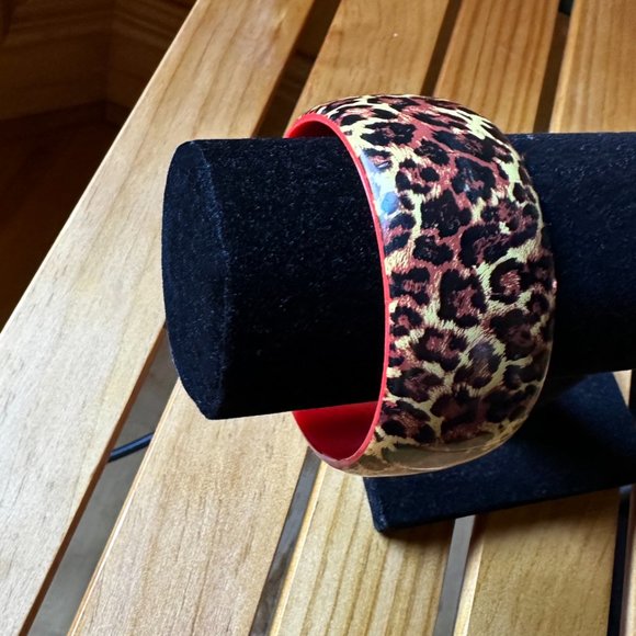 Vintage Wood Bracelet Bangle with Leopard Pattern - Picture 4 of 6